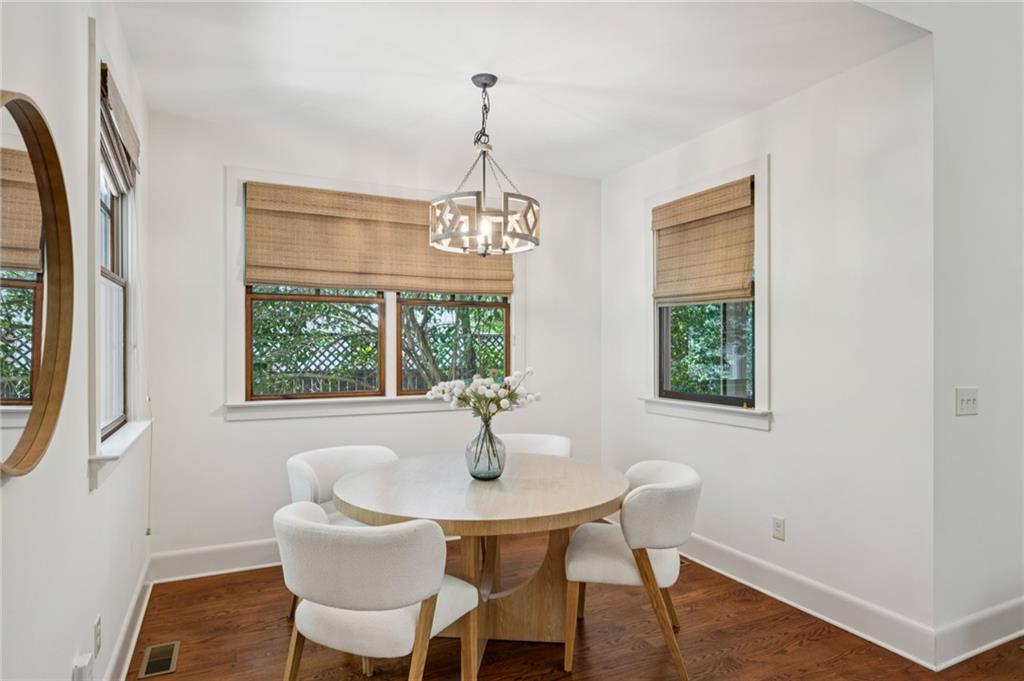 279 Lakeview Avenue NE