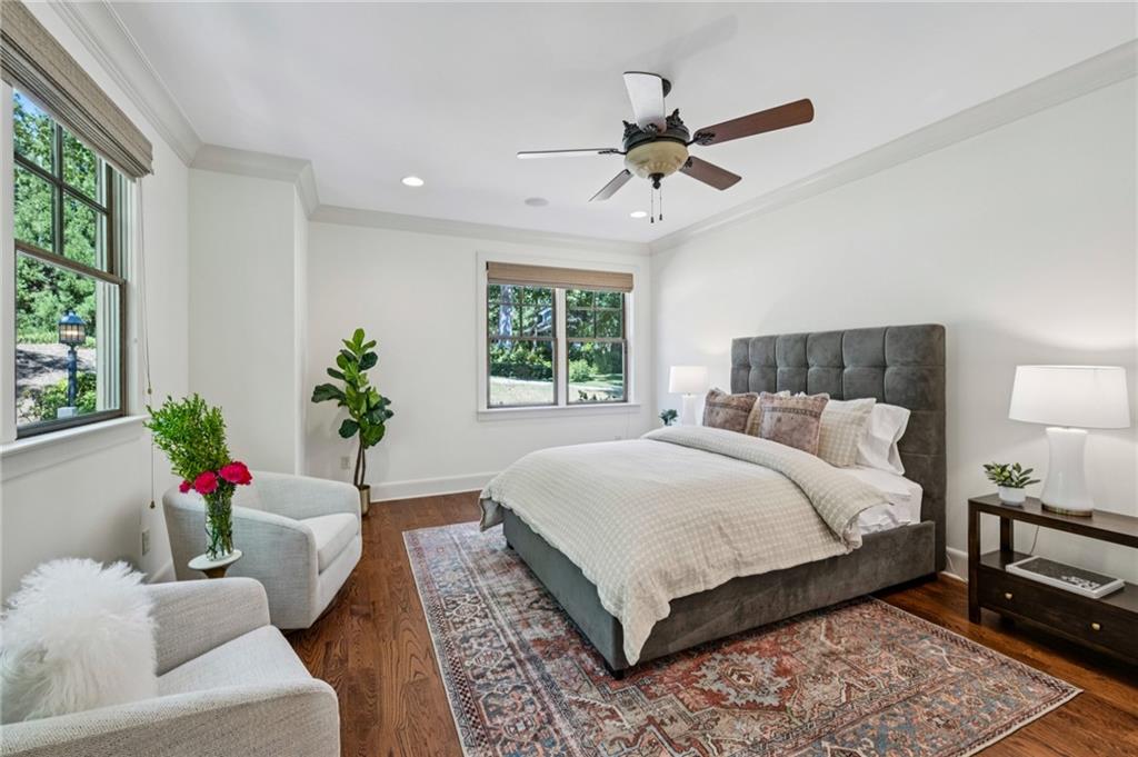 279 Lakeview Avenue NE