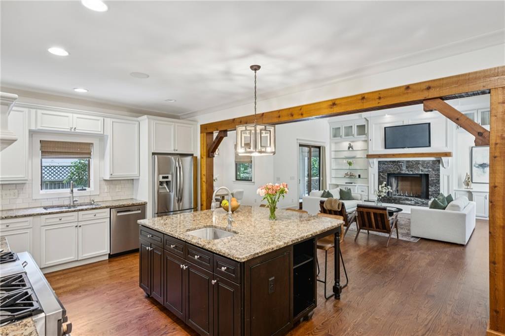 279 Lakeview Avenue NE