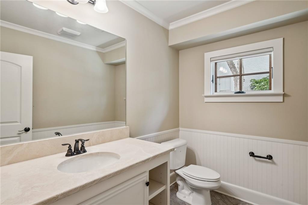 279 Lakeview Avenue NE