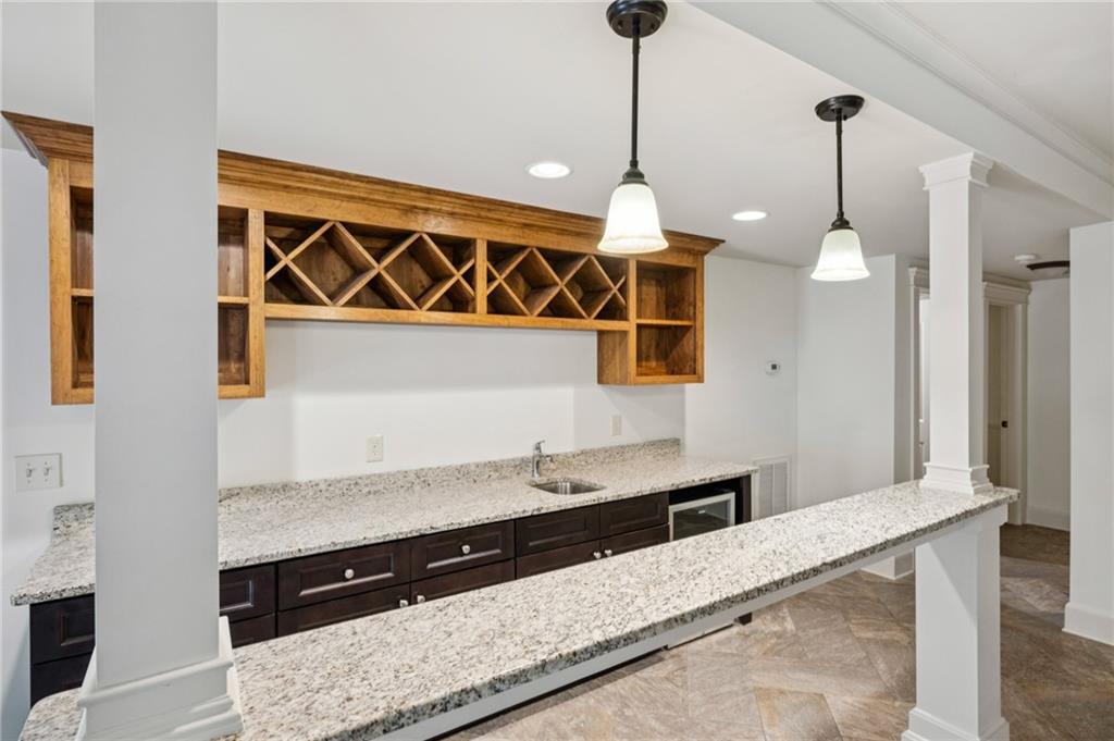 279 Lakeview Avenue NE