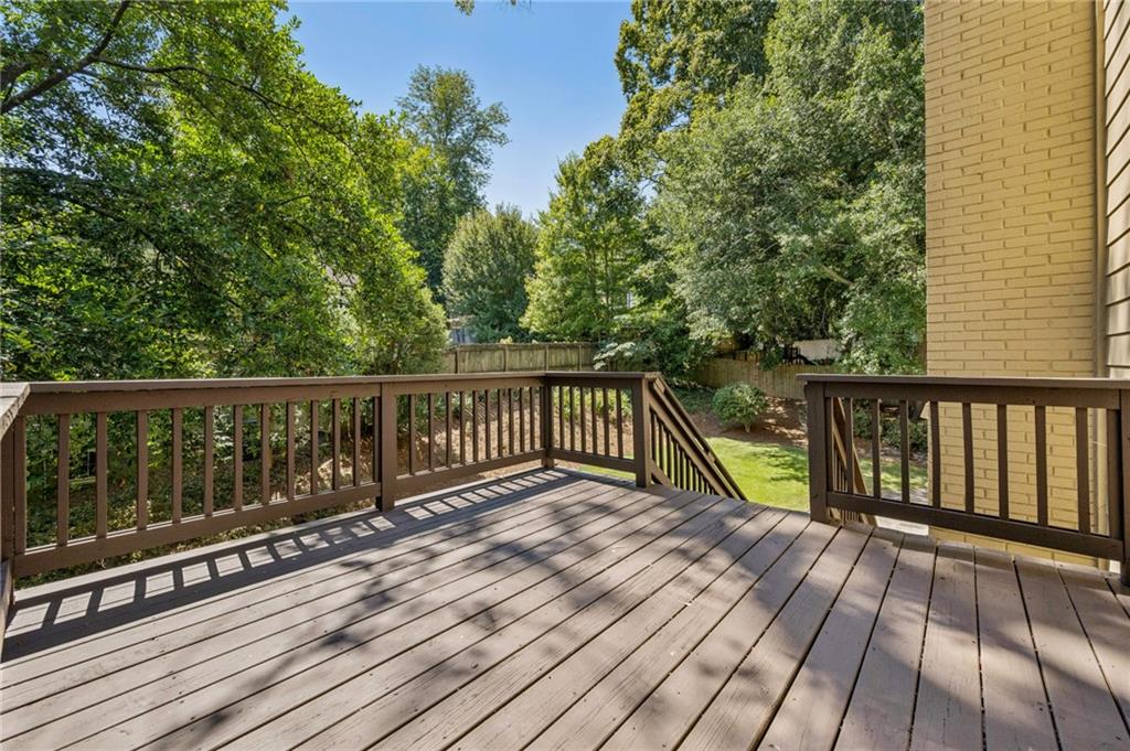 279 Lakeview Avenue NE