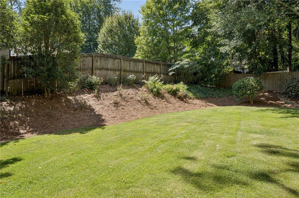 279 Lakeview Avenue NE