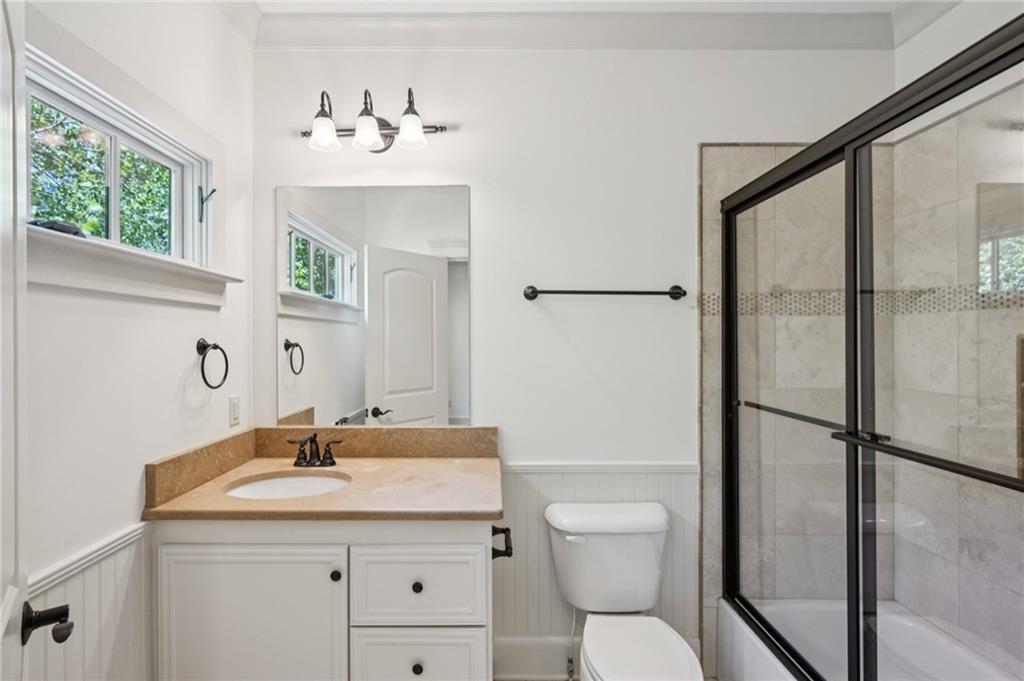 279 Lakeview Avenue NE