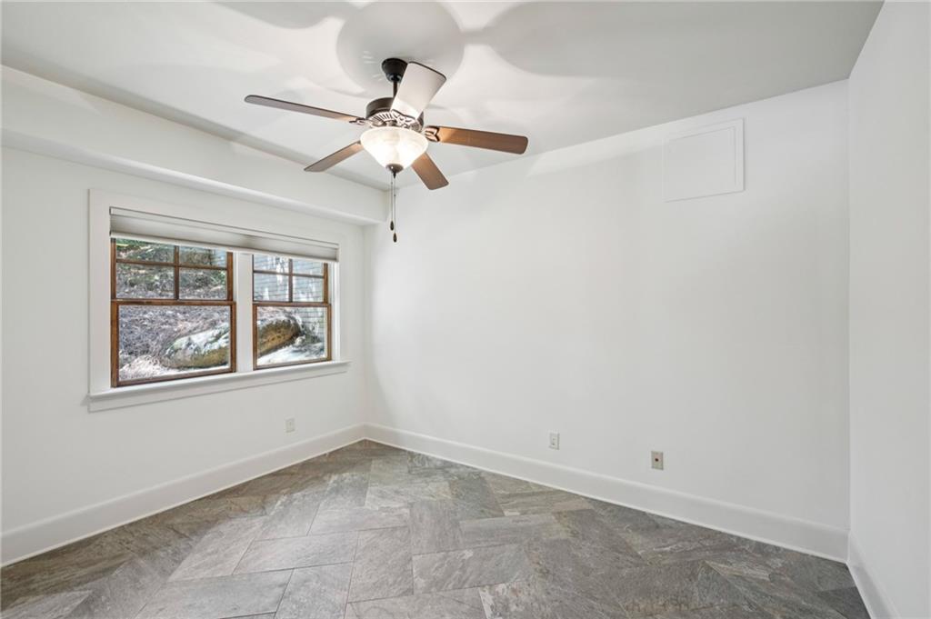 279 Lakeview Avenue NE