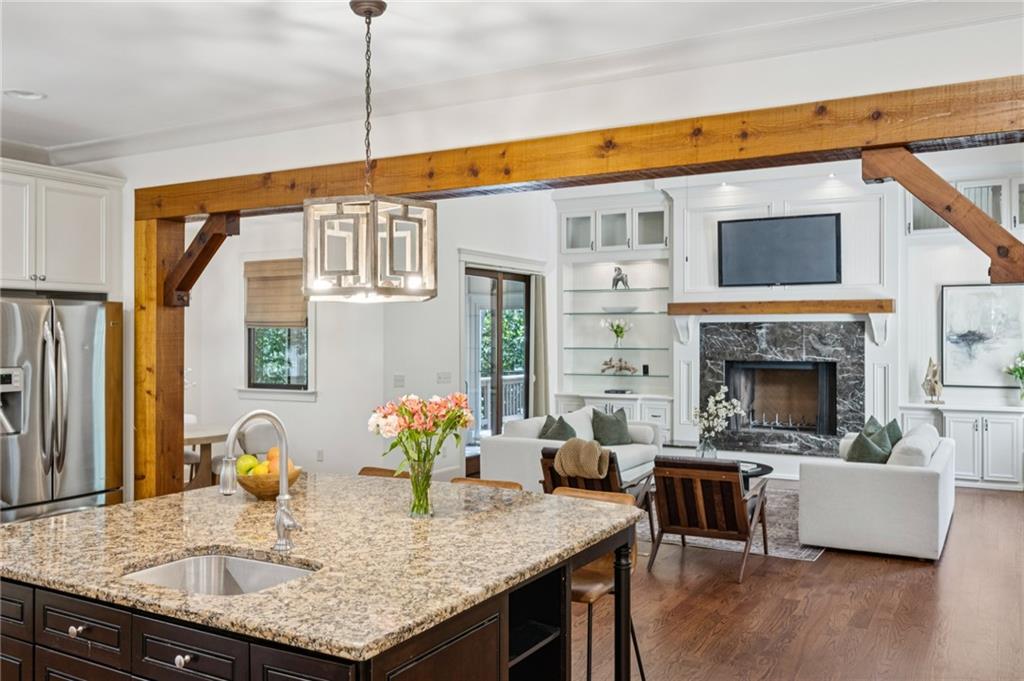 279 Lakeview Avenue NE