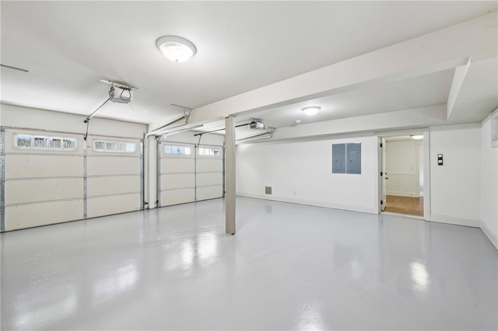 279 Lakeview Avenue NE