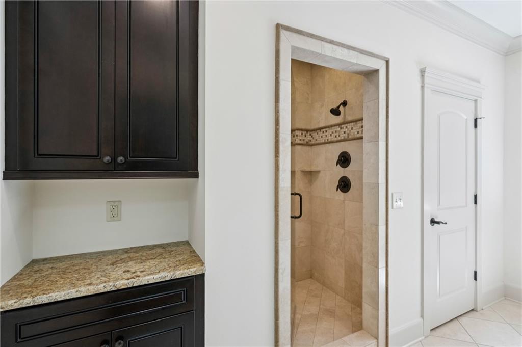 279 Lakeview Avenue NE