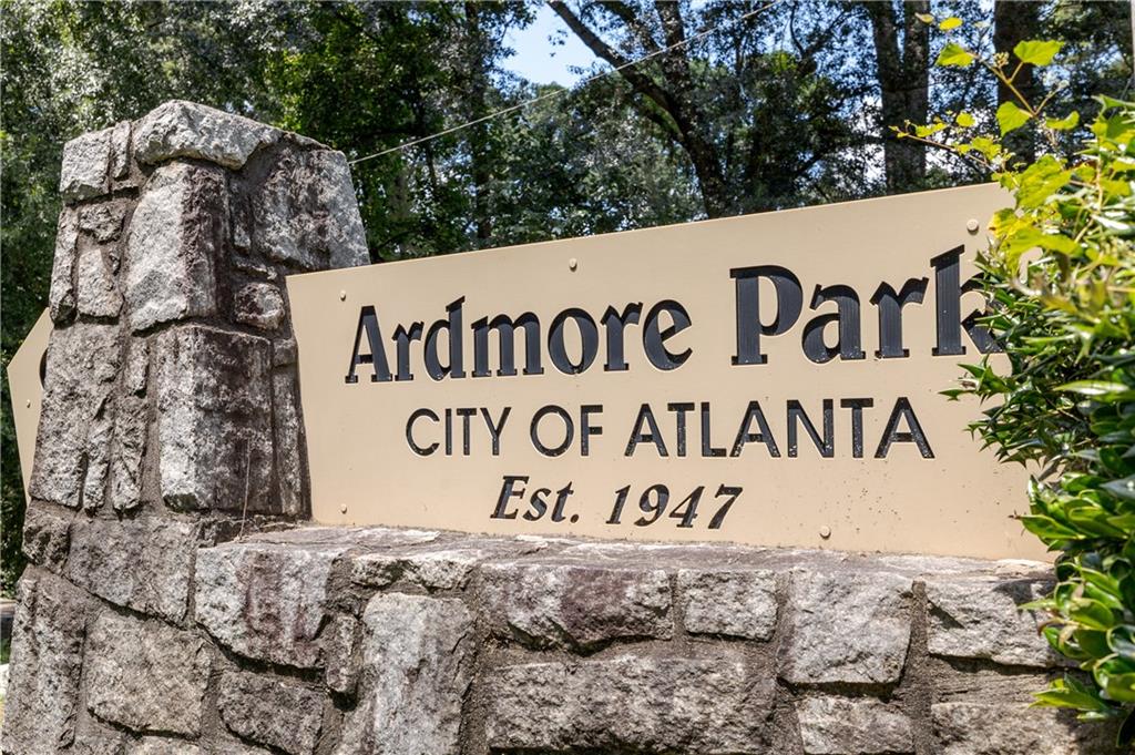 22 Collier Road NW Unit 8