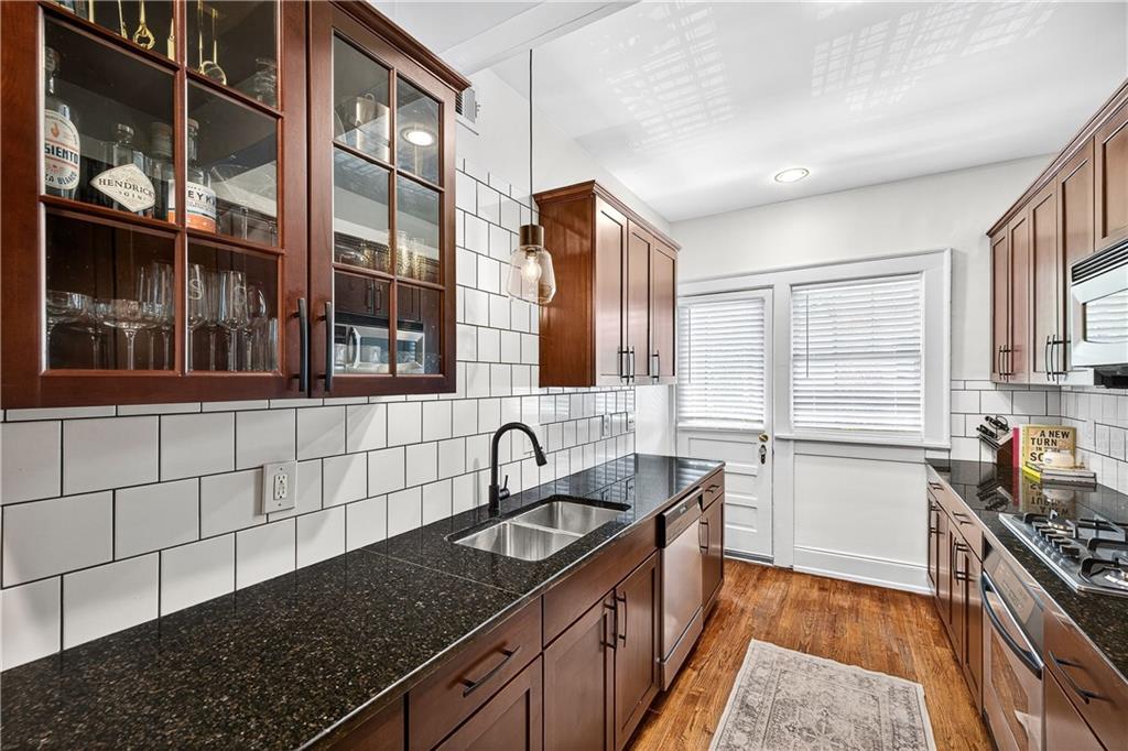 22 Collier Road NW Unit 8