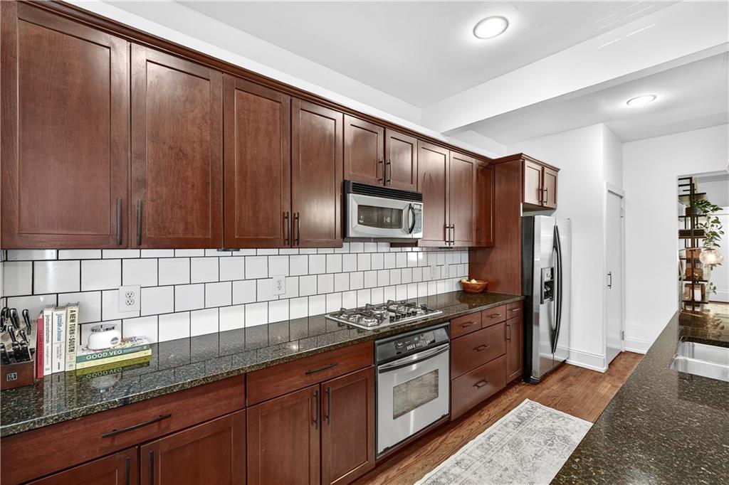 22 Collier Road NW Unit 8