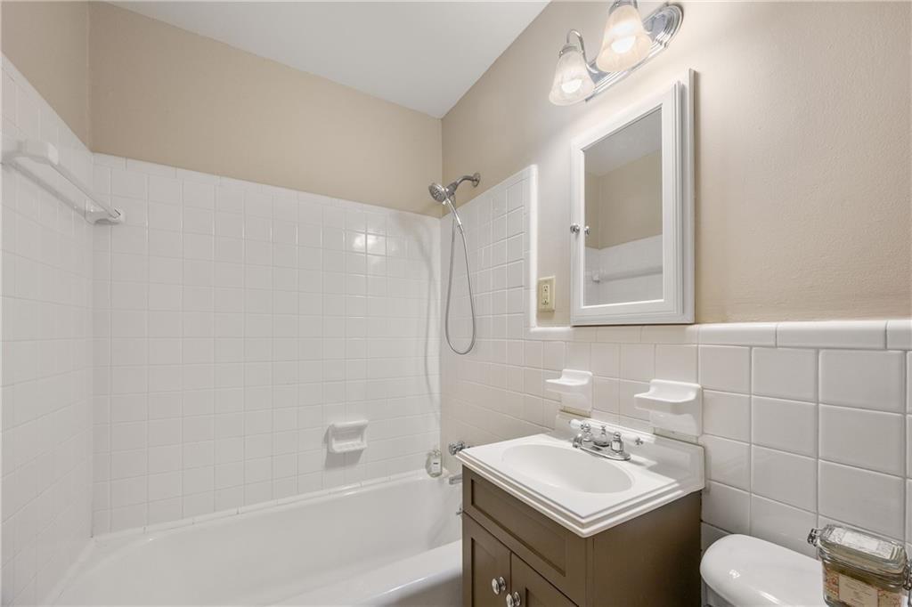 6550 Bridgewood Valley Road