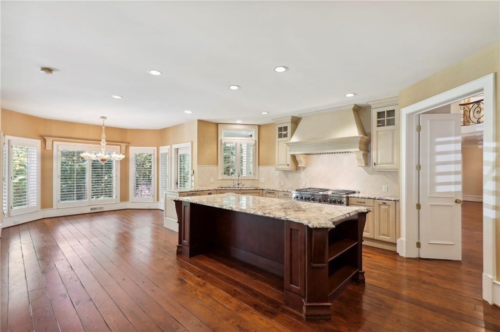 1965 W Wesley Road NW