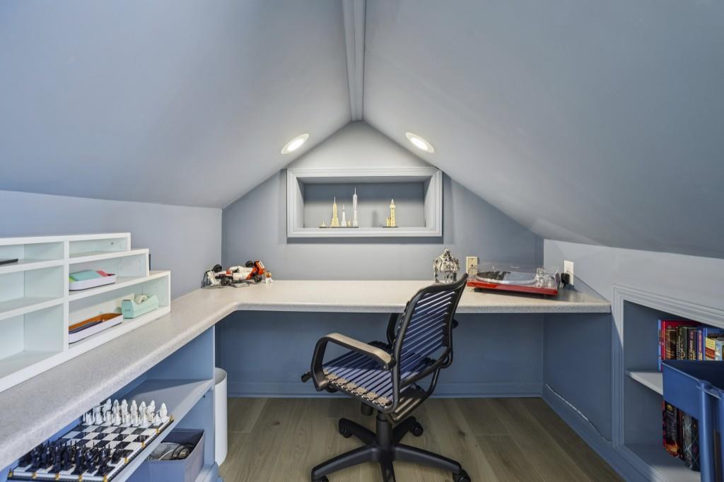 3020 Mountain Trace NE