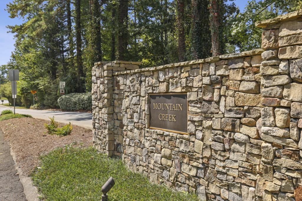 3020 Mountain Trace NE