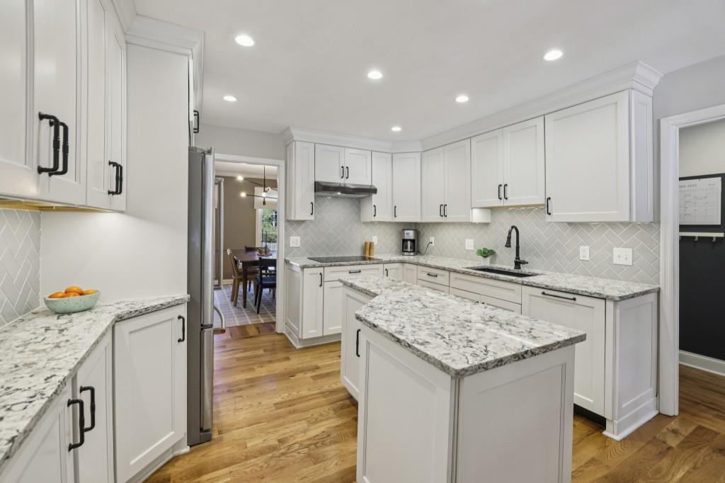 3020 Mountain Trace NE