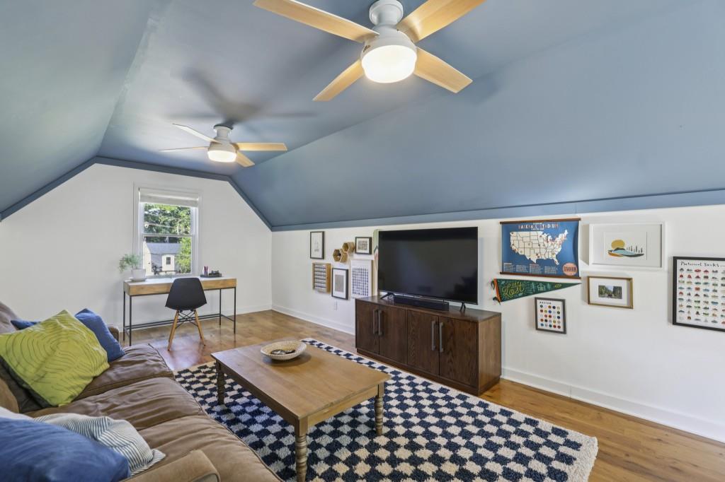 3020 Mountain Trace NE