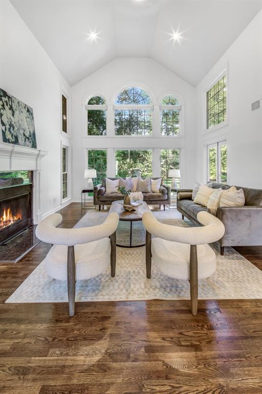 4174 Powers Ferry Road NW