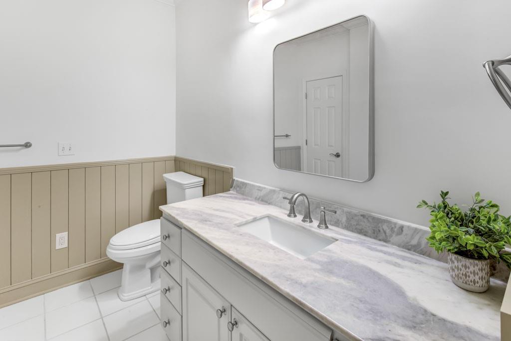 4174 Powers Ferry Road NW