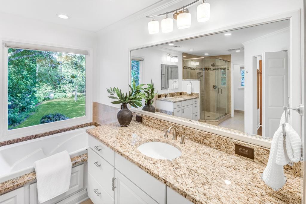 4174 Powers Ferry Road NW