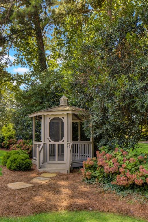 4174 Powers Ferry Road NW