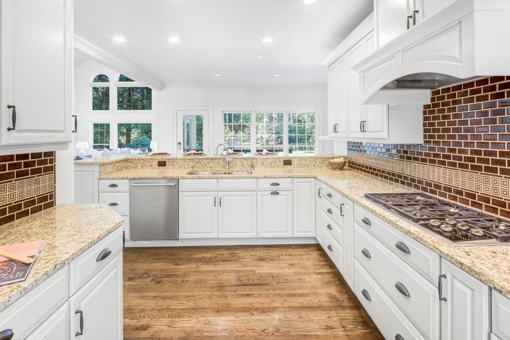 4174 Powers Ferry Road NW