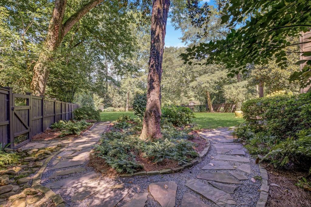 4174 Powers Ferry Road NW