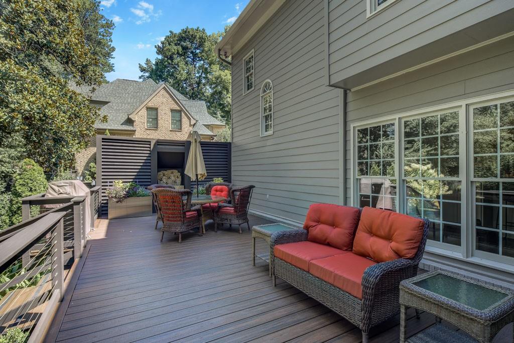 4174 Powers Ferry Road NW