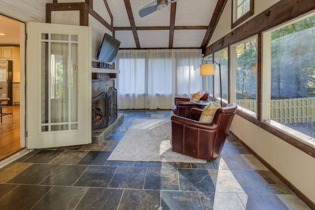 2520 Parkdale Place NE