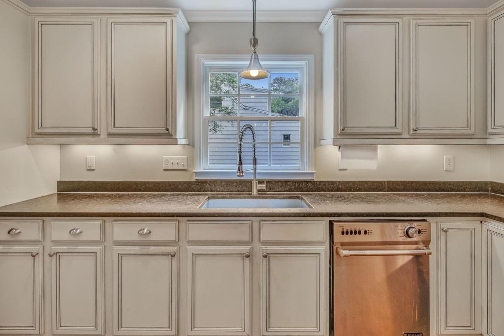 2520 Parkdale Place NE