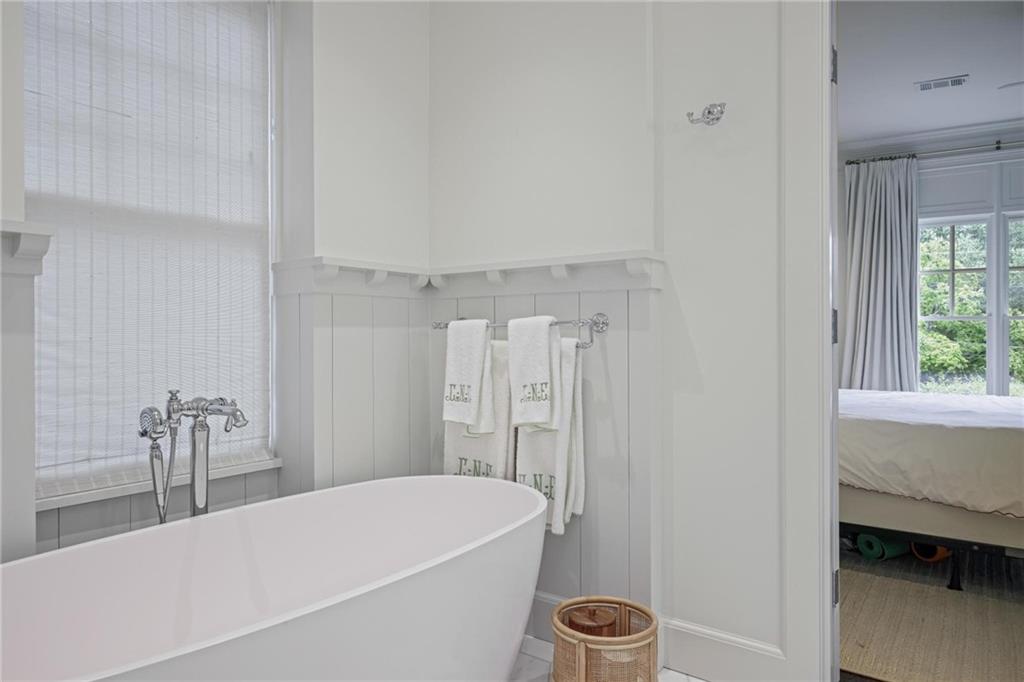 203 Westminster Drive NE