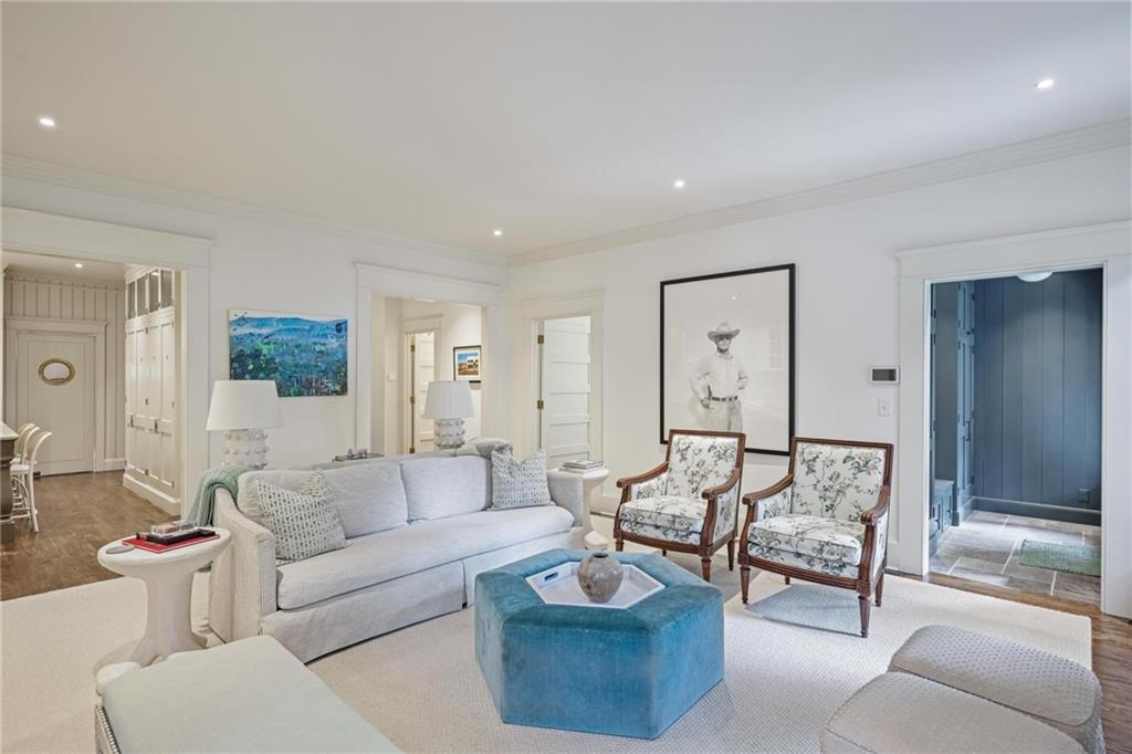 203 Westminster Drive NE