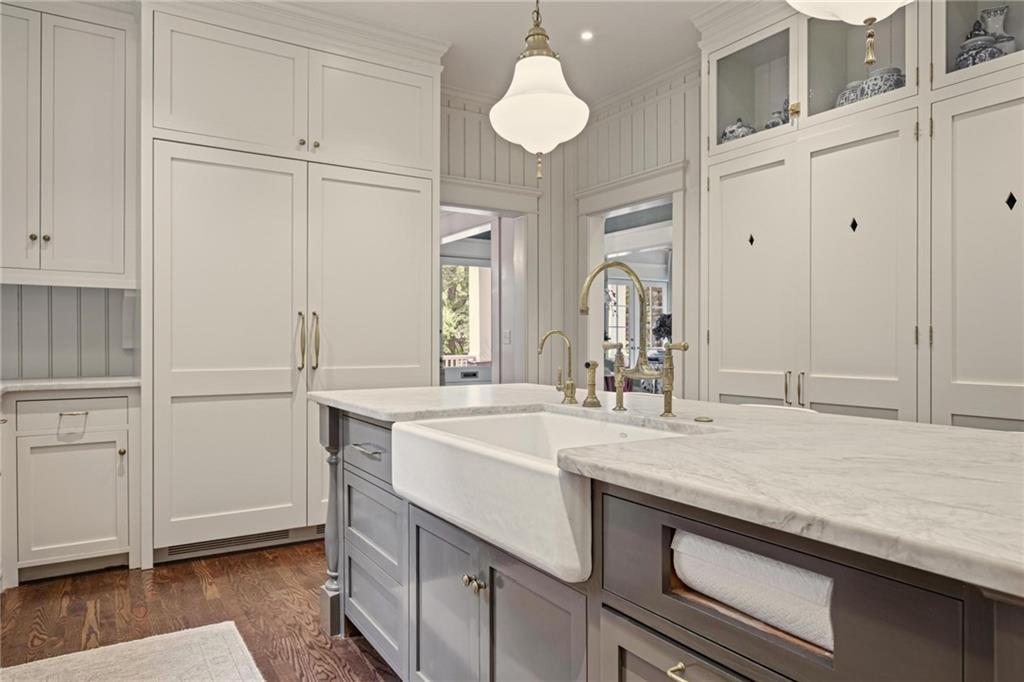 203 Westminster Drive NE