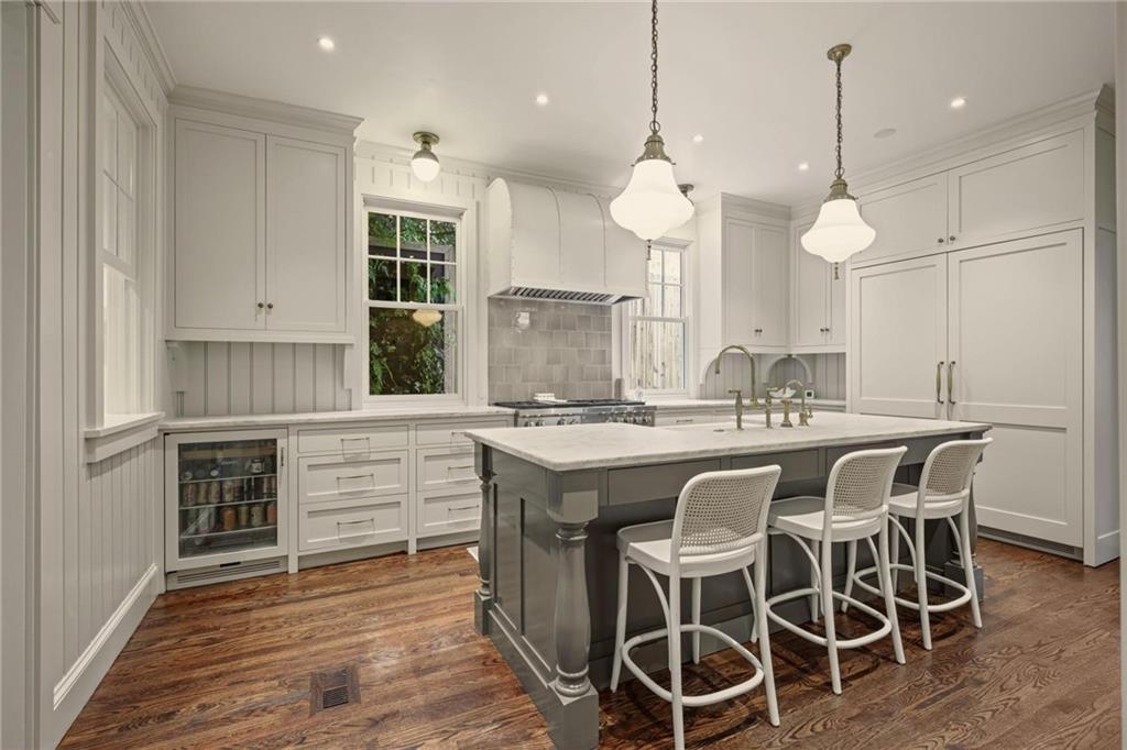 203 Westminster Drive NE