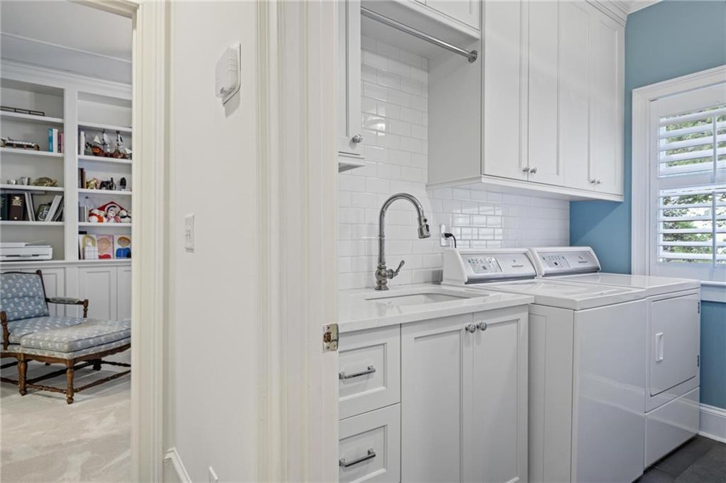 203 Westminster Drive NE