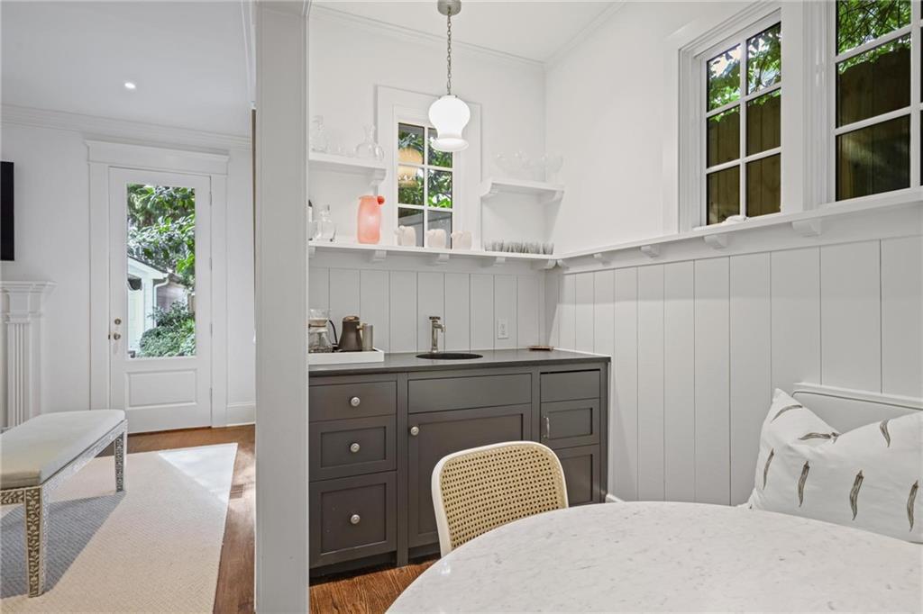 203 Westminster Drive NE