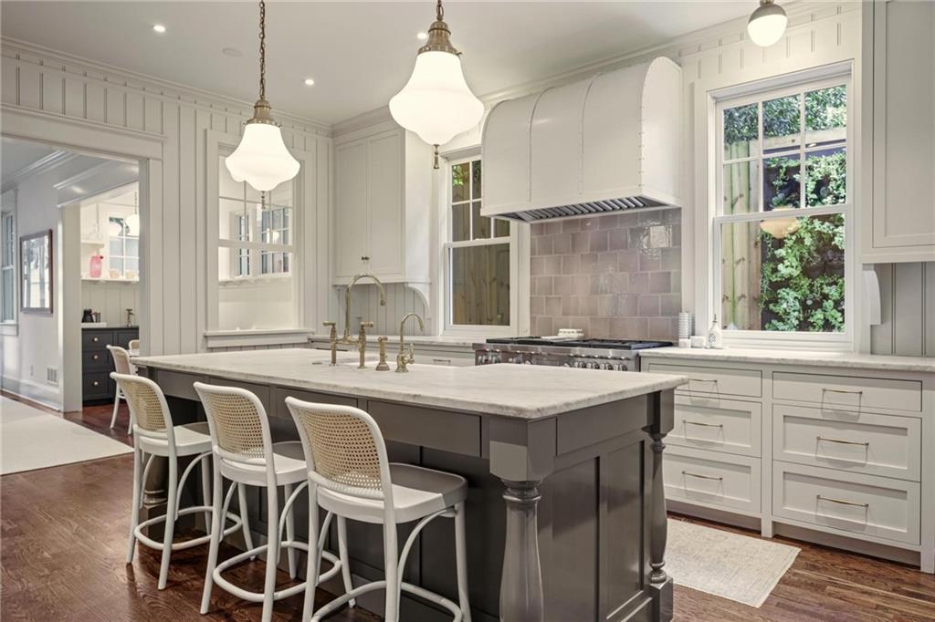 203 Westminster Drive NE