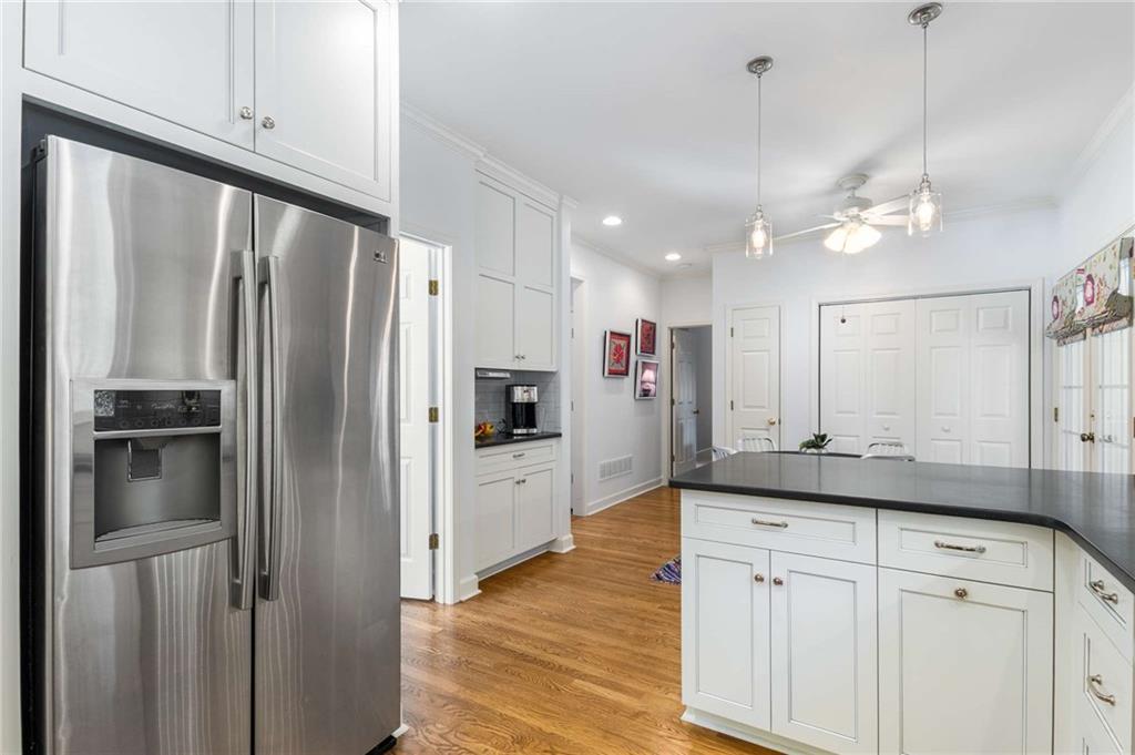 11 Pointe Terrace SE