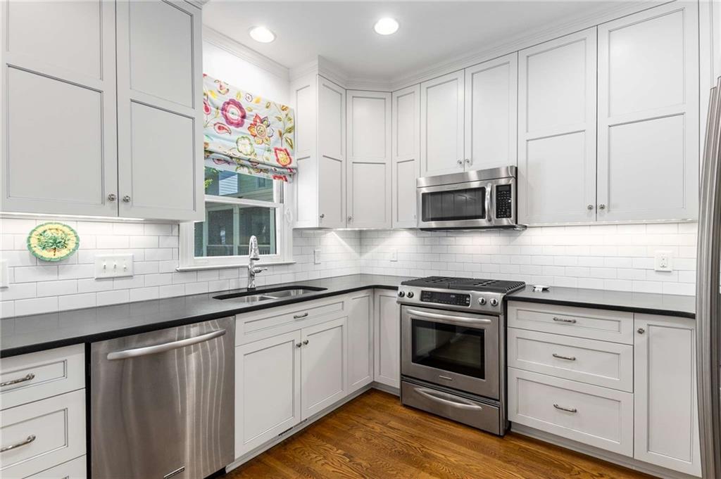 11 Pointe Terrace SE