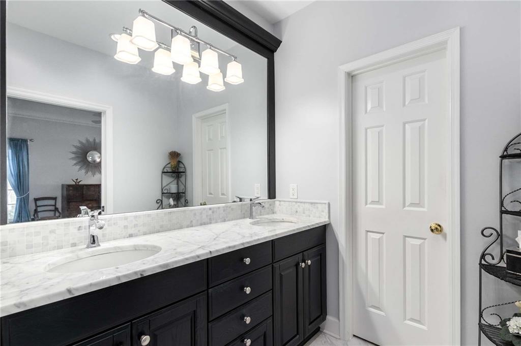 11 Pointe Terrace SE