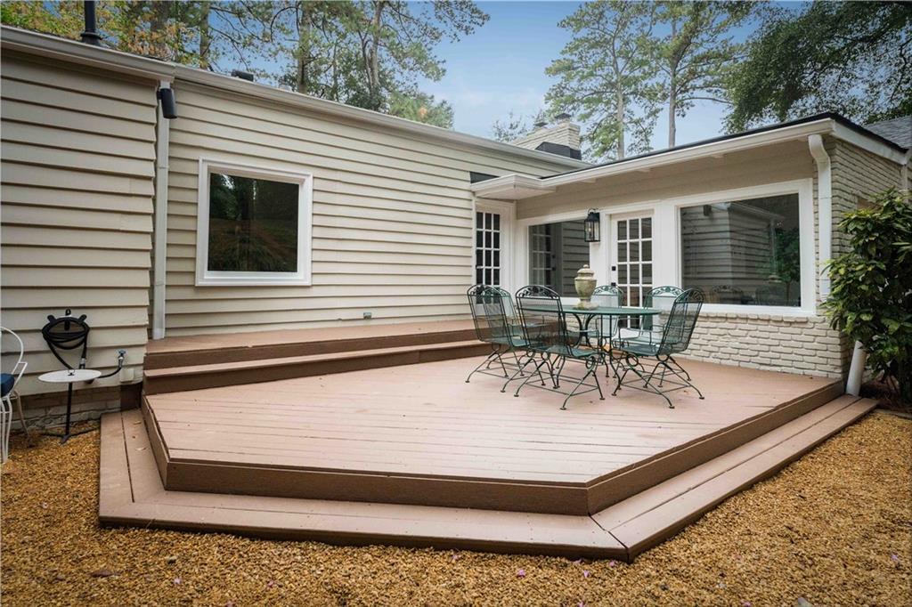 982 Cardova Drive NE