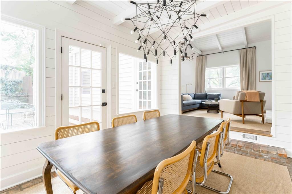 982 Cardova Drive NE