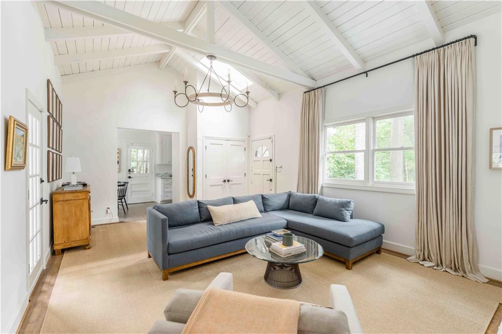 982 Cardova Drive NE