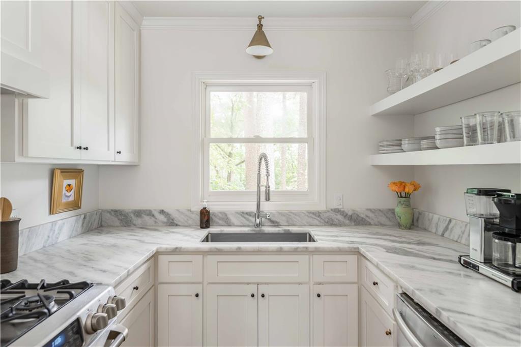 982 Cardova Drive NE