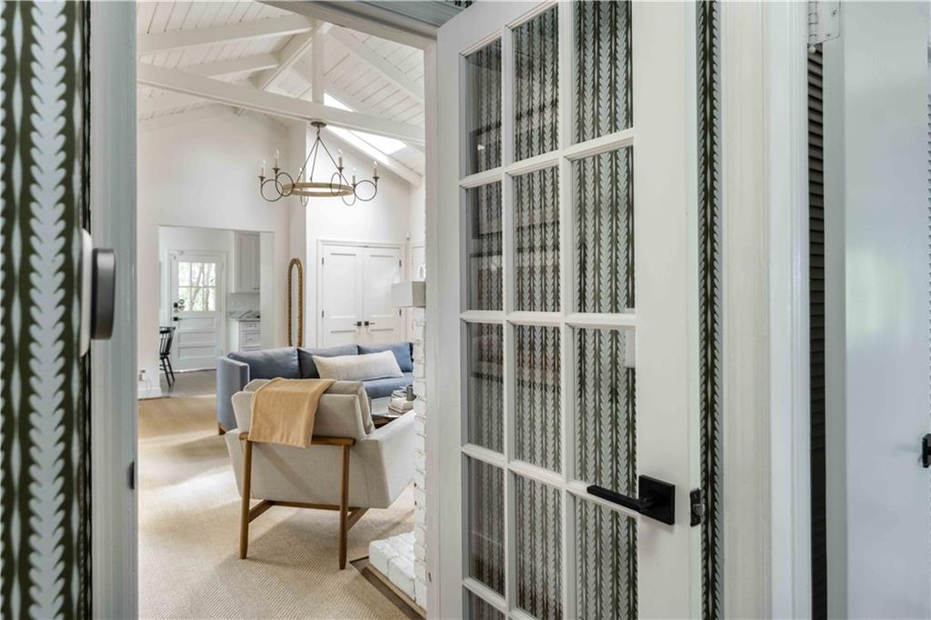 982 Cardova Drive NE