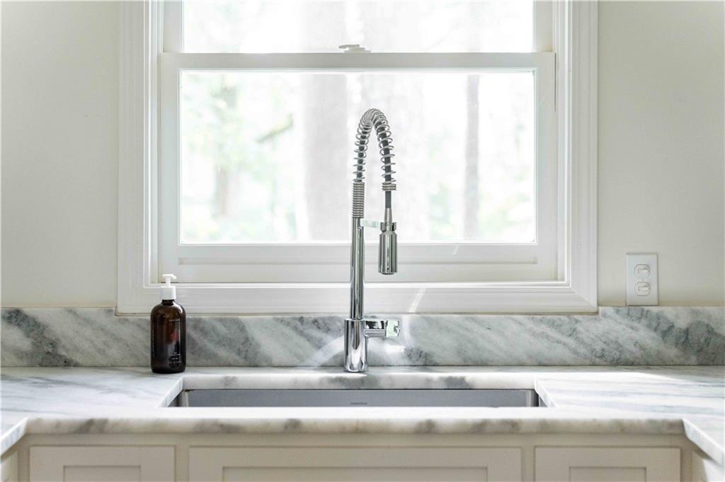 982 Cardova Drive NE