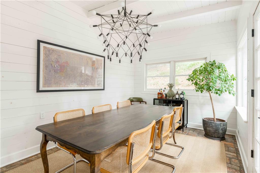 982 Cardova Drive NE