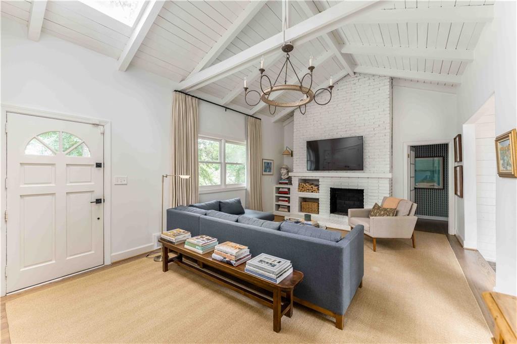 982 Cardova Drive NE