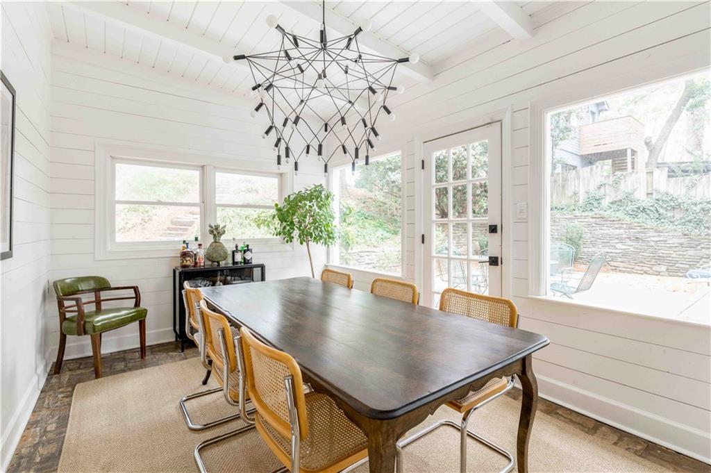 982 Cardova Drive NE