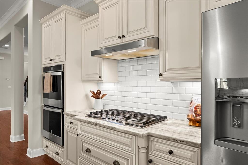 2412 Rosapenna Lane NW